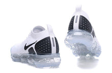 Cargar imagen en el visor de la galería, Air VaporMax Flyknit 2.0 White Black 942842-103