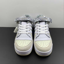 Cargar imagen en el visor de la galería, Adidas Forum 84 Low White Beige FZ5627