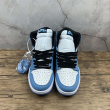 Cargar imagen en el visor de la galería, Air Jordan 1 Retro High OG Big Snow Blue (2021) 555088-134