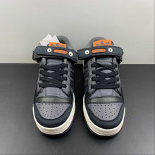 Cargar imagen en el visor de la galería, Adidas Forum 84 Low Black Orange White