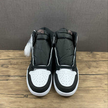 Cargar imagen en el visor de la galería, Air Jordan 1 Retro High OG Black White Grey (2021) 555088-108