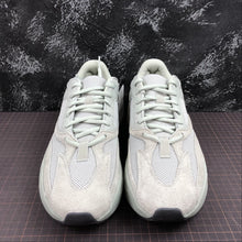 Cargar imagen en el visor de la galería, Adidas Yeezy Boost 700 Ash Silver EG7487