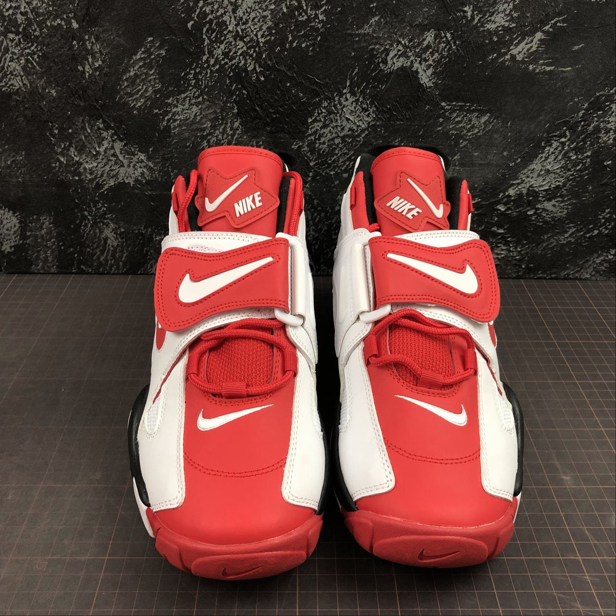 nike barrage mid raptors