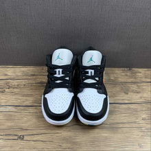 Cargar imagen en el visor de la galería, Air Jordan 1 Low SE (GS) Black White-Team Orange DJ6252-038