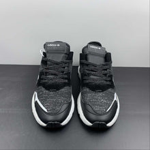 Cargar imagen en el visor de la galería, Adidas Nite Jogger Core Black Cloud White FW6716