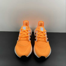 Cargar imagen en el visor de la galería, Adidas UltraBoost 22 Vibrant Orange Black Milk HR1029