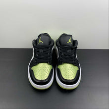 Cargar imagen en el visor de la galería, Air Jordan 1 Low SE Black Black Cyber White DX4446-301