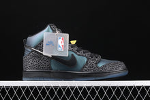 Cargar imagen en el visor de la galería, SB Dunk High Pro QS Black Sheep Black Black Dark Grey BQ6827-001