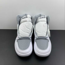 Cargar imagen en el visor de la galería, Air Jordan 1 Retro High OG Stealth White (2022) 555088-037