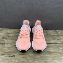 Cargar imagen en el visor de la galería, Adidas UltraBoost 22 Vibrant Pink HR1030