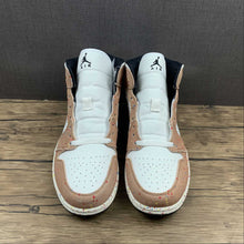 Cargar imagen en el visor de la galería, Air Jordan 1 Mid SE Sail Black Cider Chile Red (2021) DA8005-100