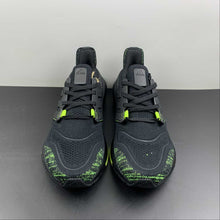 Cargar imagen en el visor de la galería, Adidas UltraBoost 22 Black Green Yellow