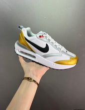 Cargar imagen en el visor de la galería, Air Max Dawn SE White Metallic Gold DJ6209-100