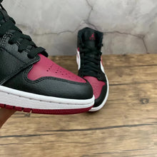 Cargar imagen en el visor de la galería, Air Jordan 1 Mid Noble Red 554724-066