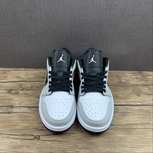 Cargar imagen en el visor de la galería, Air Jordan 1 Low Black Bleached Coral Grey Fog 553558-062