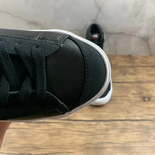 Cargar imagen en el visor de la galería, Blazer Mid Class 1977 x Slam Jam Black White