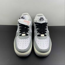 Cargar imagen en el visor de la galería, Air Force 1 07 LV8 Beige Grey DD8959-701