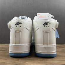 Cargar imagen en el visor de la galería, Air Force 1 07 Mid LX White White White DA8301-102
