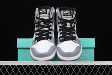 Cargar imagen en el visor de la galería, SB Dunk High Zoom Pro Ligeht Grey White