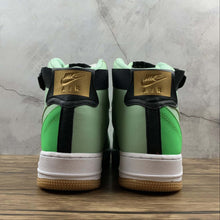 Cargar imagen en el visor de la galería, Air Force 1 High 07 LV8 Enamel Green Enamel Green CT2306-300
