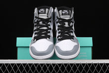 Cargar imagen en el visor de la galería, SB Zoom Dunk High Pro Ligeht Grey White