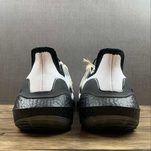 Cargar imagen en el visor de la galería, Adidas UltraBoost 22 White Black GW1915