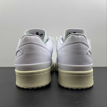 Cargar imagen en el visor de la galería, Adidas Forum 84 Low ADV White Khaki