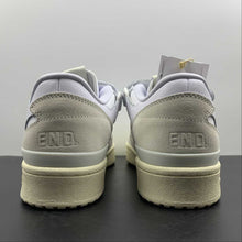 Cargar imagen en el visor de la galería, Adidas Forum 84 Low END “Friends and Forum” White Multi G54882
