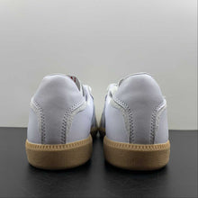 Cargar imagen en el visor de la galería, Adidas Bw Army White Chalk White