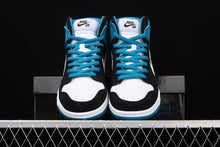 Cargar imagen en el visor de la galería, Dunk High Pro SB Black White Blue Deep