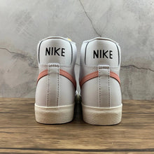 Cargar imagen en el visor de la galería, Blazer Mid 77 White Atomic Pink