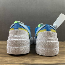 Cargar imagen en el visor de la galería, Blazer Low x Sacai x Kaws Blue Light Blue Pink Yellow