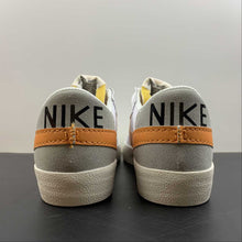 Cargar imagen en el visor de la galería, Blazer Low 77 Jumbo White Alpha Orange-Grey Fog