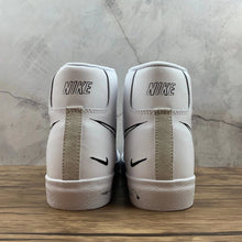 Cargar imagen en el visor de la galería, Blazer Mid 77 Sketch White Black