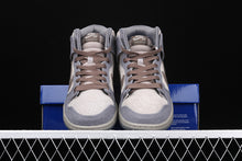 Cargar imagen en el visor de la galería, Dunk High Premium Medium SB Grey Smoke-Cool Grey 313171-020