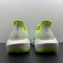 Cargar imagen en el visor de la galería, Adidas UltraBoost 22 White Skyrus Minrus