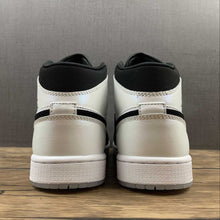 Cargar imagen en el visor de la galería, Air Jordan 1 Mid White Black Diamond (2021) DH6933-100