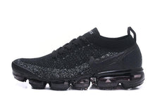 Cargar imagen en el visor de la galería, Air VaporMax Flyknit 2.0 Black Grey 942842-011