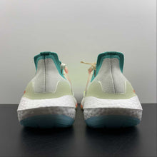 Cargar imagen en el visor de la galería, Adidas UltraBoost 22 Whitin Turbo Minrus