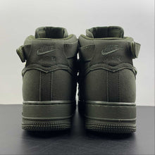 Cargar imagen en el visor de la galería, Air Force 1 High 07 SP Dark Green