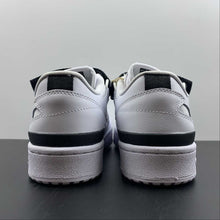 Cargar imagen en el visor de la galería, Adidas Forum 84 Low Cloud White Core Black