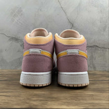 Cargar imagen en el visor de la galería, Air Jordan 1 Mid SE (GS) Lt Arctic Pink University Gold 2021 DC9517-600