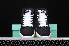 Cargar imagen en el visor de la galería, Dunk High Pro SB Black Black-White-Laser Orange 305050-034