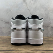 Cargar imagen en el visor de la galería, Air Jordan 1 Mid Black White-LT Smoke Grey 554724 073