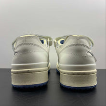 Cargar imagen en el visor de la galería, Adidas Forum 84 Low White Altered Blue GW4333