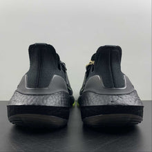 Cargar imagen en el visor de la galería, Adidas UltraBoost 22 Black Green Yellow