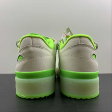 Cargar imagen en el visor de la galería, Adidas Forum 84 Low White Volt FY8018