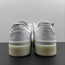 Cargar imagen en el visor de la galería, Adidas Forum 84 Low Satin Triple White H68194