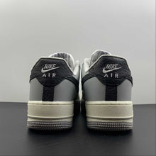 Cargar imagen en el visor de la galería, Air Force 1 07 LV8 Beige Grey DD8959-701