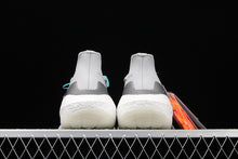 Cargar imagen en el visor de la galería, Adidas UltraBoost 21 Grey Orange
